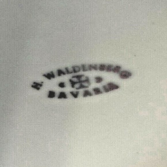 Vintage Bavarian Porcelan Tea Pot H.Waldenberg Hand Painted 8 1/2" Tall - Picture 7 of 12